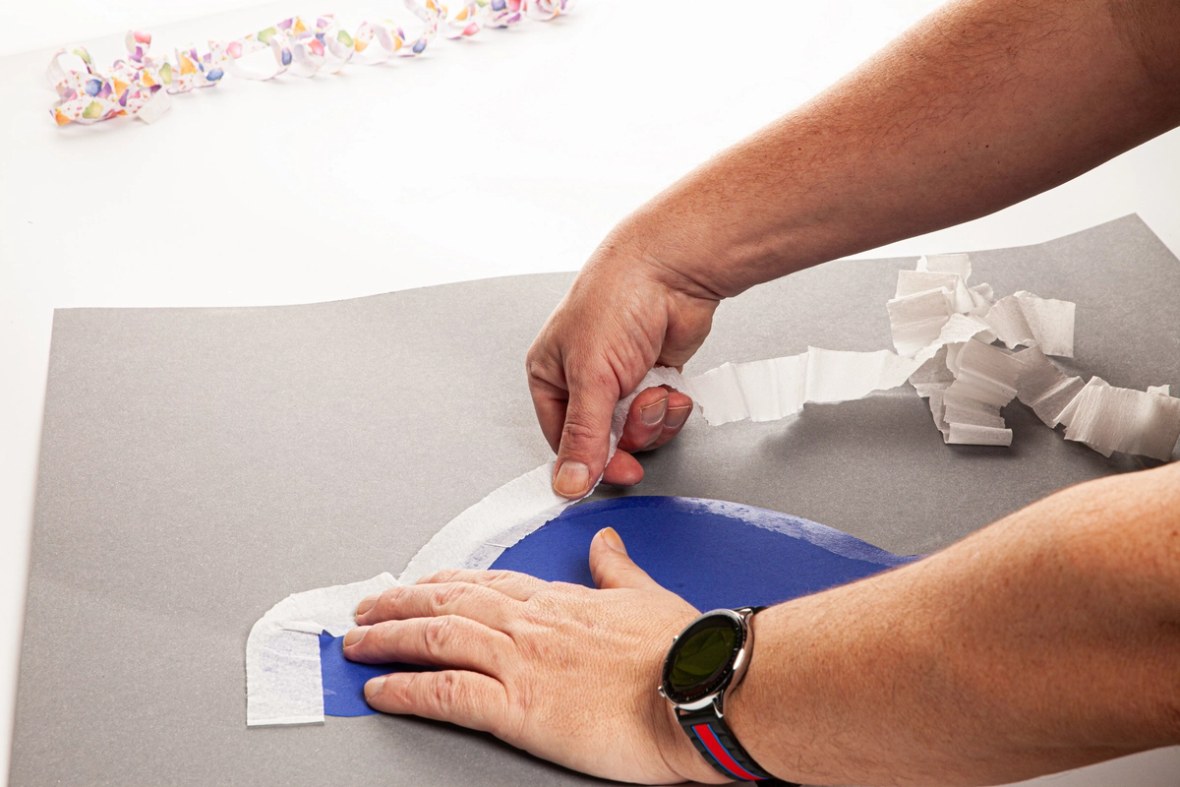 Schritt 2 Krepppapier als Zierde anbringen