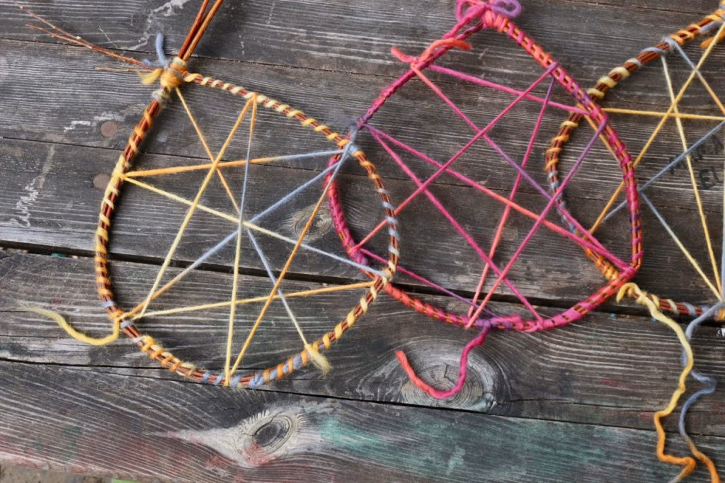 Traumfänger Netz aus Wollfäden