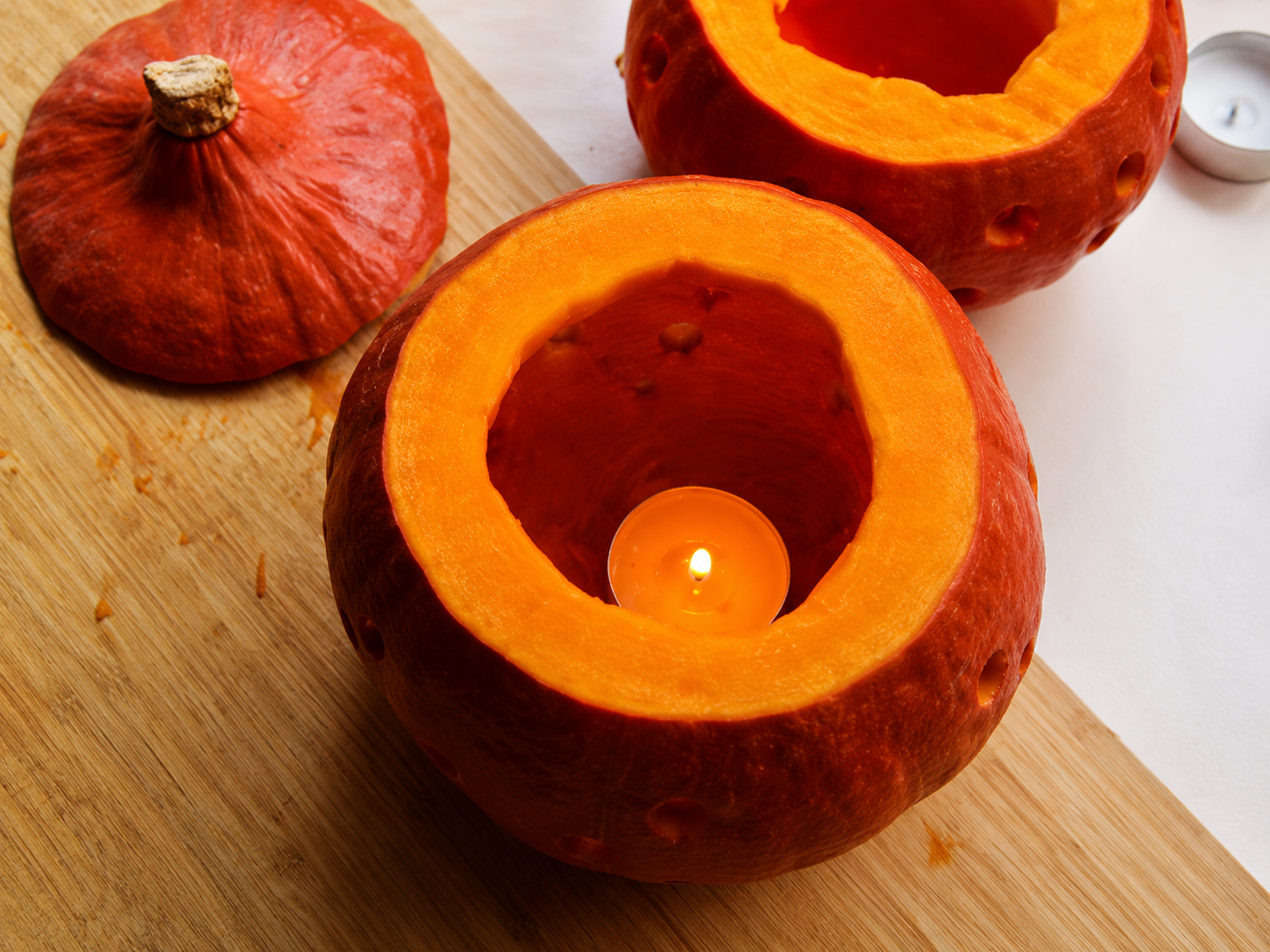 Kürbis mit Teelicht
