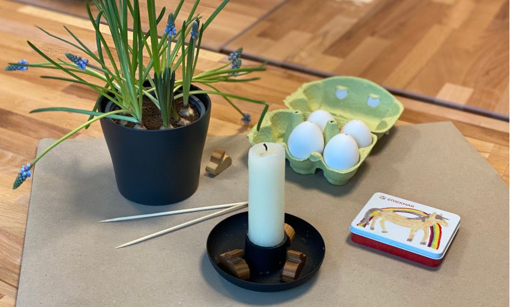 Zubehör zum Ostereier dekorieren.