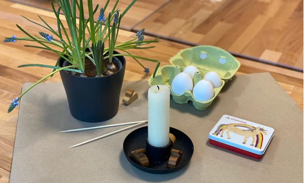 Zubehör zum Ostereier dekorieren.