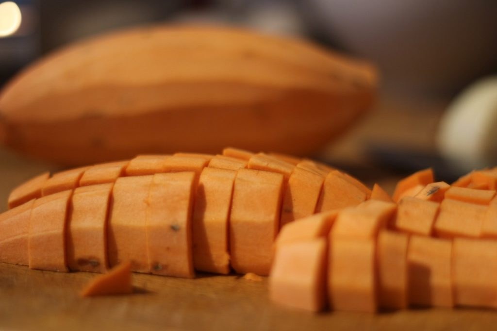 Geschnittene Süßkartoffeln