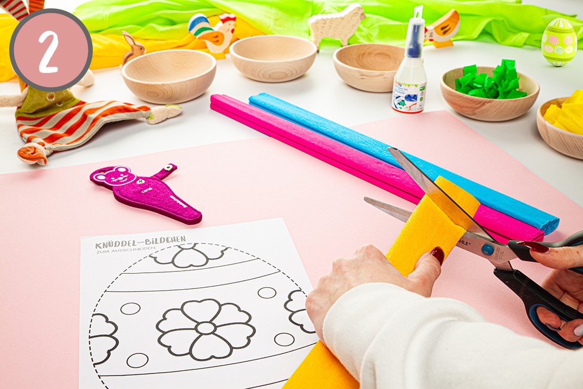 Schritt 2 Krepppapier als Zierde anbringen