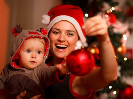 Das erste Weihnachten mit Baby – 7 kleine Tipps für Harmonie und liebevolle Achtsamkeit