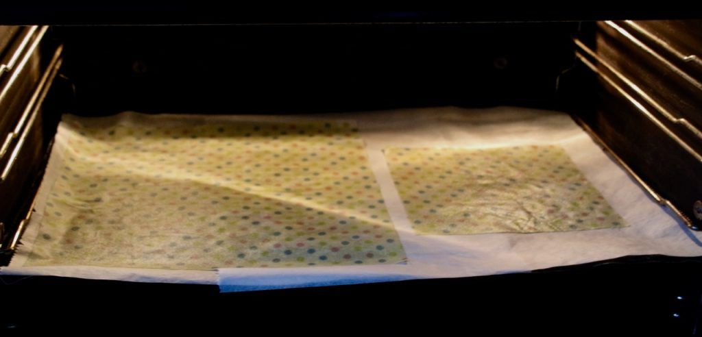 Geschmolzener Bienenwachs auf Baumwolltuch