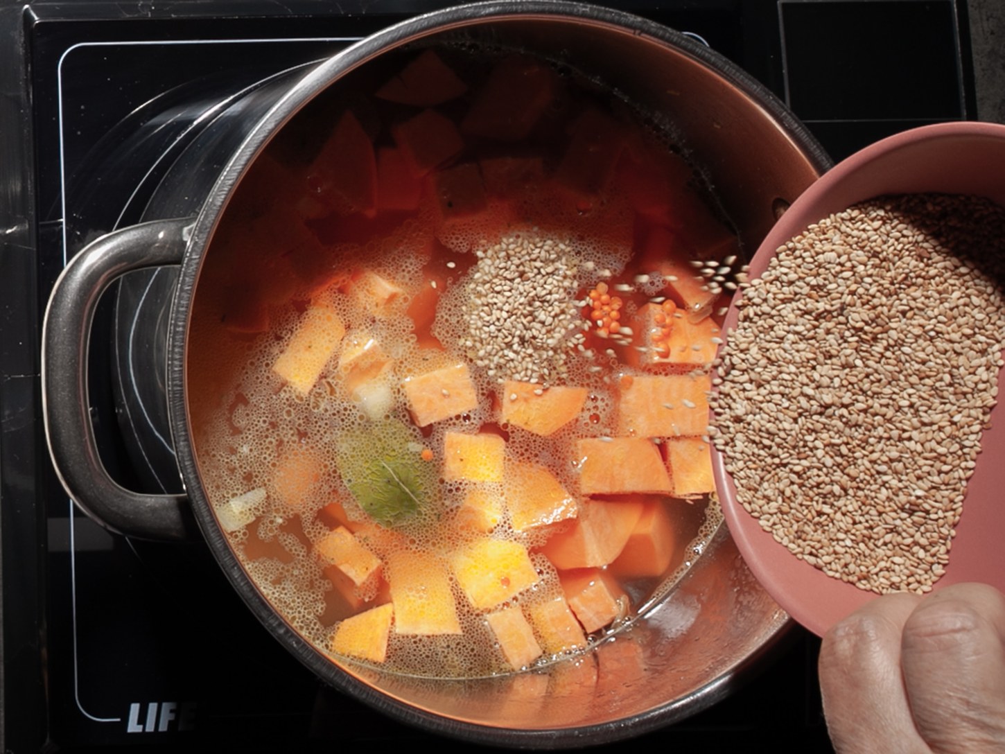 REZEPT: SÜSSKARTOFFEL-LINSEN-SUPPE