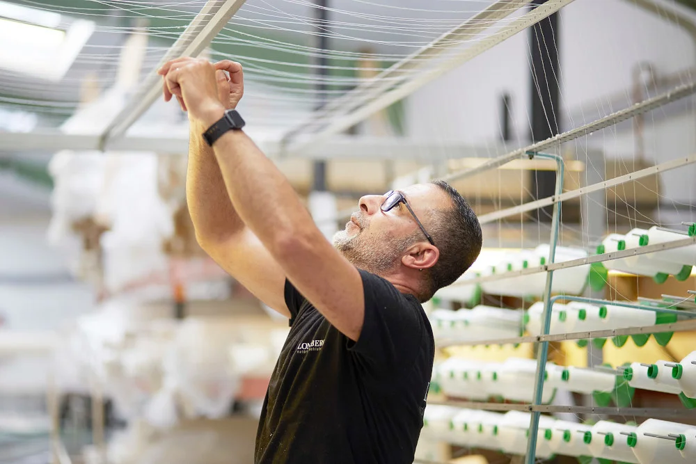 Viele Arbeitsschritte werden in Handarbeit getätigt.