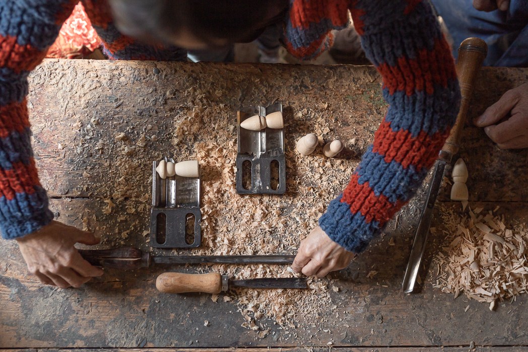 Hochwertige, handwerkliche Herstellung der Holzfiguren