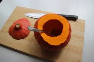 Kürbis Deckel entfernen