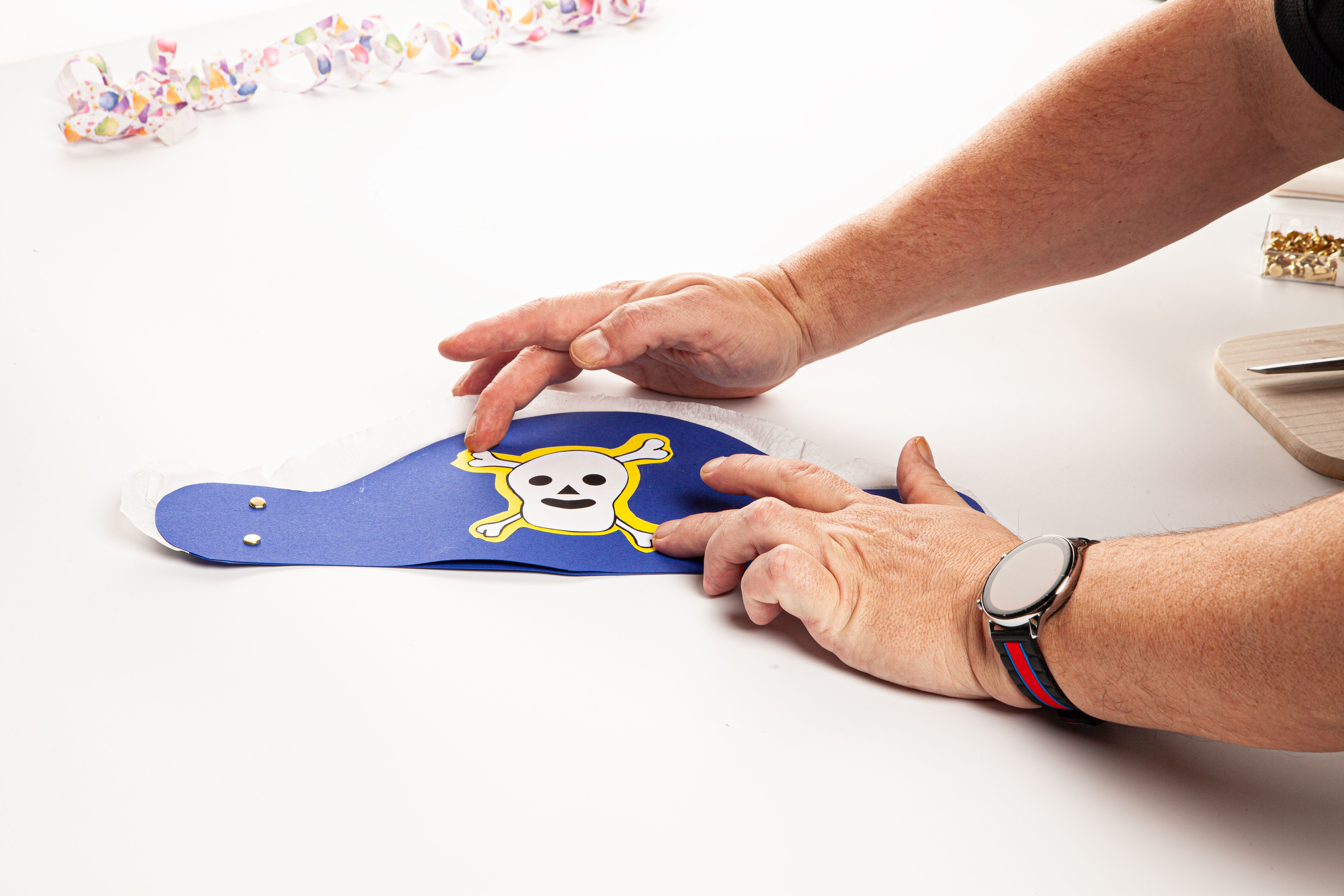 Schritt 4 Den Hut dekorieren